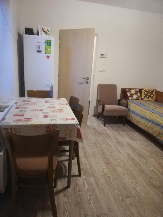 Apartmany Pod Divadlem Зноймо Экстерьер фото